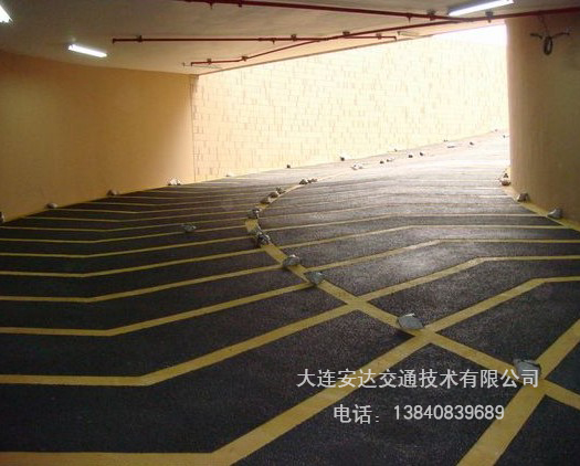彩色防滑地坪漆 彩色防滑地坪漆